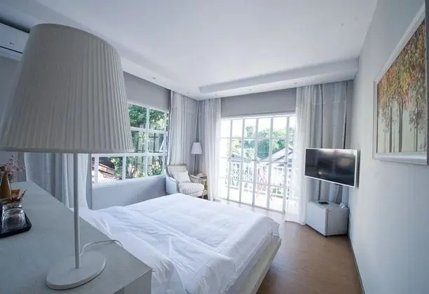 Standard Double Room with Mountain View