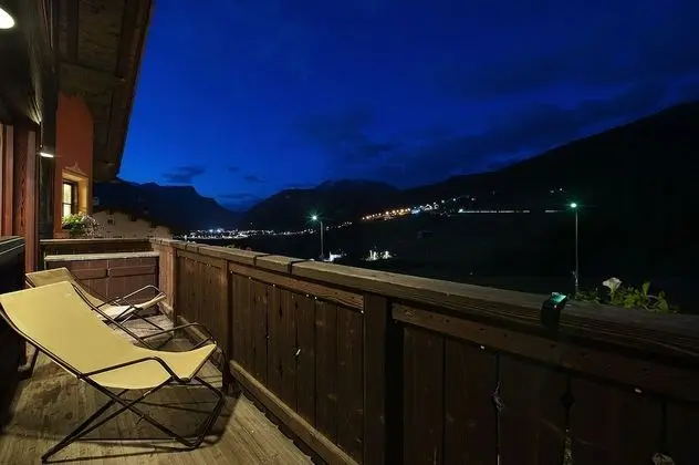 Junior Süit, Balkon