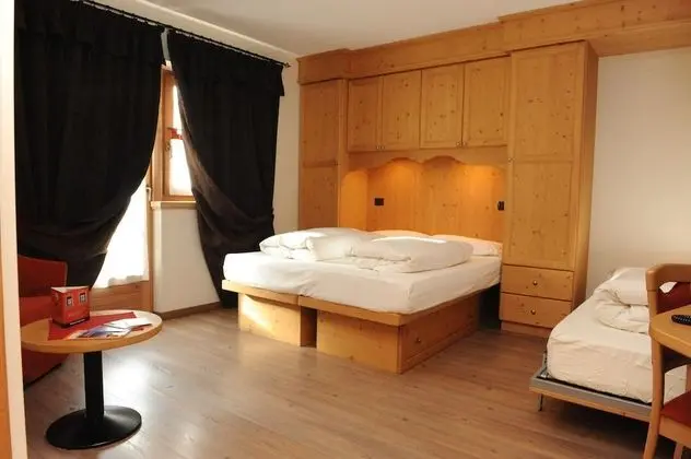 Tek Büyük veya İki Ayrı Yataklı Oda, Balkon