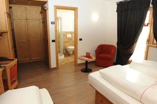 Tek Büyük veya İki Ayrı Yataklı Oda, Balkon
