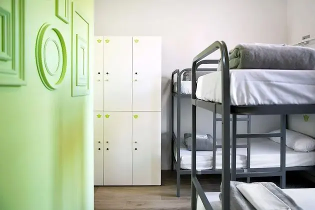 Ortak Ranzalı Oda, Sadece kadınlar için, Özel Banyo