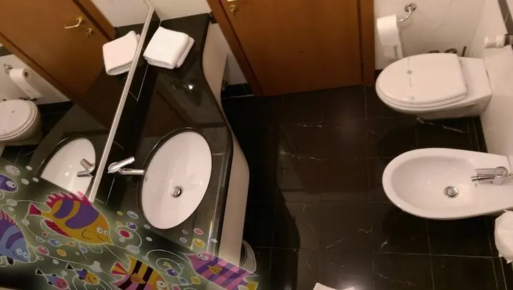 Büyük Yataklı Tek Kişilik Oda