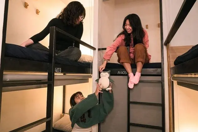 Standard Ortak Ranzalı Oda, Sadece kadınlar için (8 people)