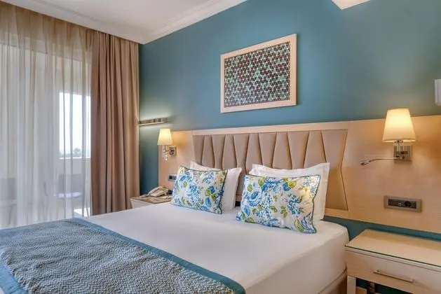 https://images.etstur.com/files/images/hotelImages/TR/50554/l/Club-Megasaray-Oda-349288.jpg