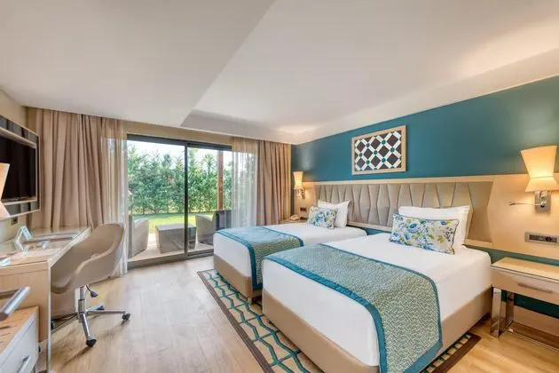 https://images.etstur.com/imgproxy/resize/2560x1440/files/images/hotelImages/etsrooms/414/Megasaray_Club_Belek_20250623152859_2.jpg