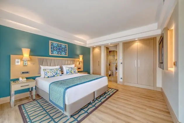 https://images.etstur.com/imgproxy/resize/2560x1440/files/images/hotelImages/etsrooms/414/Megasaray_Club_Belek_20250623152939_3.jpg