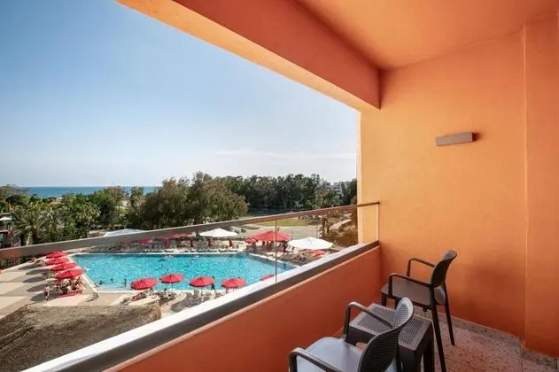 https://images.odamax.com/img/1024x768/odamax/image/upload/Megasaray_Resort_Side_202604131356019_MSRS_Standart_Room_Sea_View_4.jpg