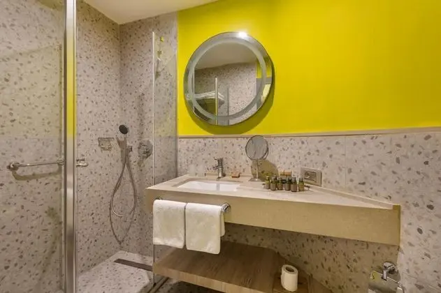 https://images.odamax.com/img/1024x768/odamax/image/upload/Megasaray_Resort_Side_202604131357203_MSRS_Junior_Family_Room_4.jpg