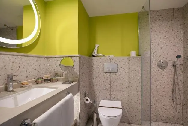 https://images.odamax.com/img/1024x768/odamax/image/upload/Megasaray_Resort_Side_202604131357215_MSRS_Junior_Family_Room_5.jpg