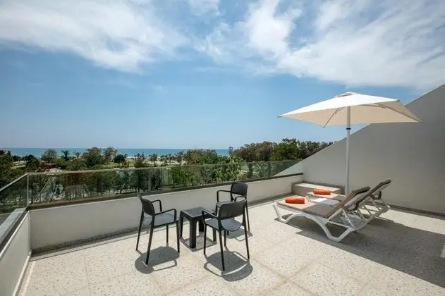 https://images.odamax.com/img/1024x768/odamax/image/upload/Megasaray_Resort_Side_202604131358116_MSRS_Terrace_Family_Room_6.jpg