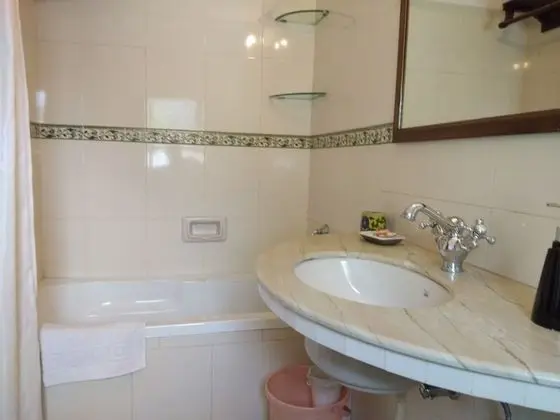 Standard Tek Büyük Yataklı Oda (with AC)
