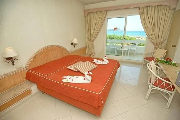 Üçlü Sea View