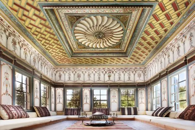 Mansion Suite