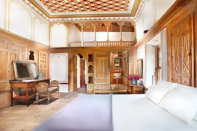 Mansion Suite
