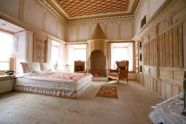 Mansion Suite