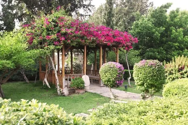 Stone House Rooms, Garden View