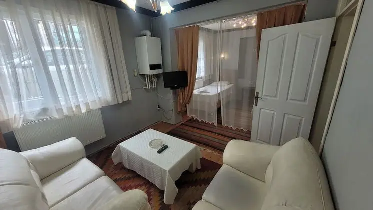 Annex Apartment (Basement)