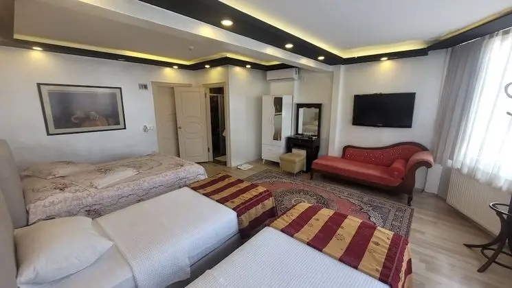 CLASSIC TRIPLE ROOM