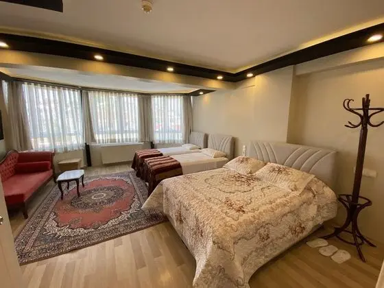 CLASSIC TRIPLE ROOM