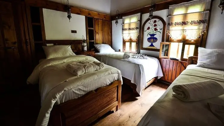 Deluxe Üç Kişilik Oda