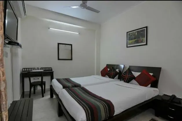 Basic Tek Büyük Yataklı Oda, 2 Tek Kişilik Yatak, Sigara İçilebilir