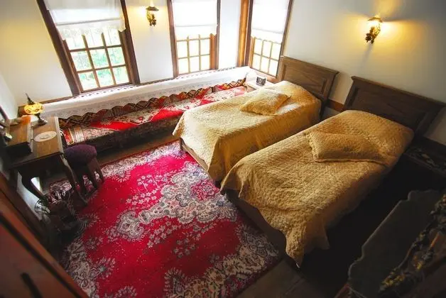 Traditional İki Ayrı Yataklı Oda, Ortak Banyo