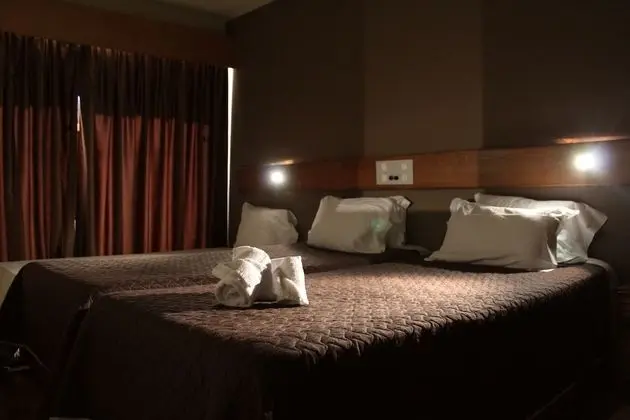 Tek Büyük veya İki Ayrı Yataklı Oda (With Extra Bed)