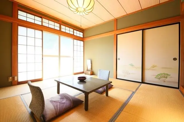Traditional Oda, Dağ Manzaralı (Japanese Style)