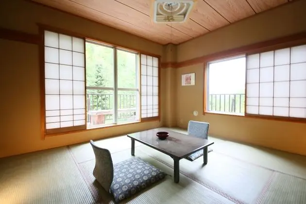 Traditional Oda, Dağ Manzaralı (Japanese Style)
