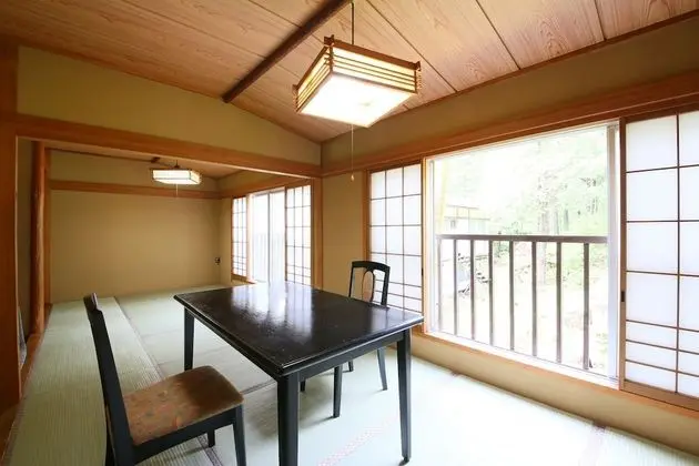 Traditional Oda, Dağ Manzaralı (Japanese Style)