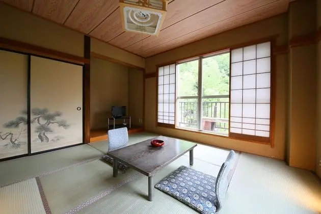 Traditional Oda, Dağ Manzaralı (Japanese Style)