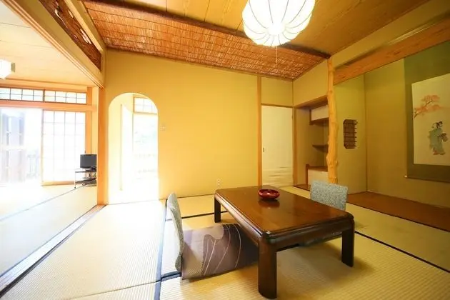 Traditional Oda, Dağ Manzaralı (Japanese Style)