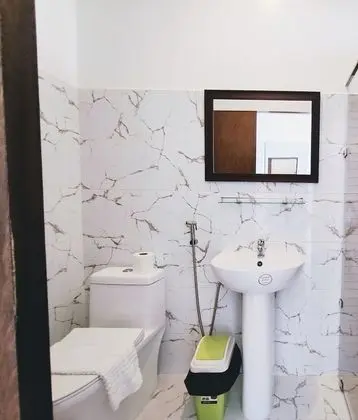 Tek Büyük Yataklı Oda, Balkon, Havuz Manzaralı