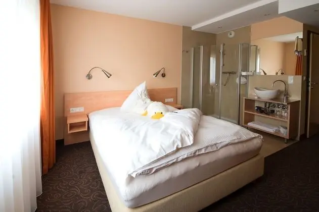 Tek Büyük Yataklı Oda (Bachzimmer)