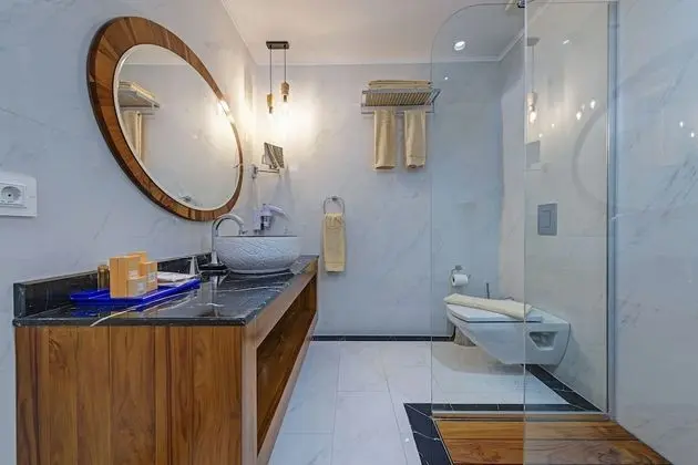 Deluxe Oda, Jakuzi, Kısmi Deniz Manzaralı