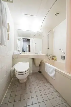Üç Kişilik Oda, Sigara İçilmez (2 Single Beds + 1 Extra Bed)
