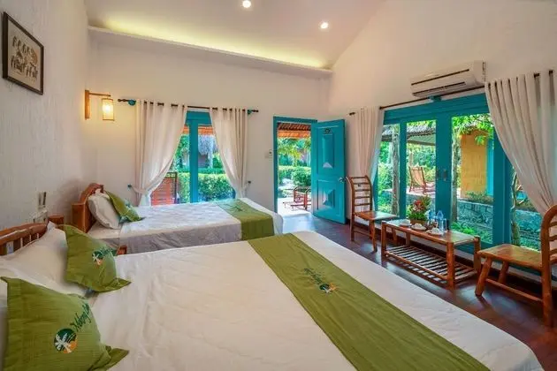 Deluxe Üç Kişilik Oda, Bahçe Manzaralı