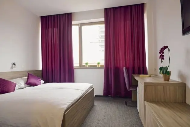 Comfort Tek Büyük veya İki Ayrı Yataklı Oda