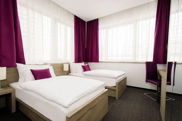 Comfort Tek Büyük veya İki Ayrı Yataklı Oda