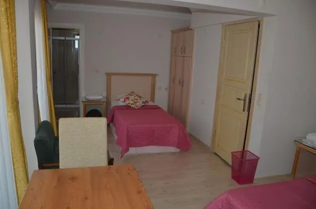 Üç Kişilik Oda, Şehir Manzaralı