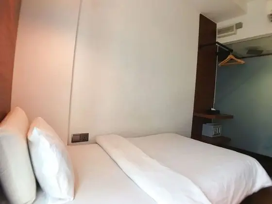 Deluxe Single