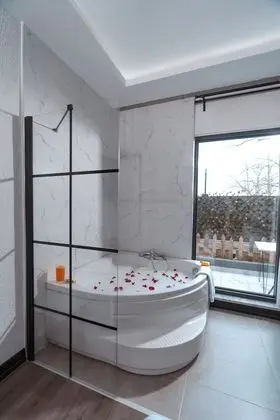 Comfort Tek Büyük Yataklı Oda