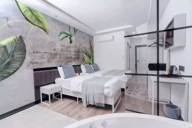 Comfort Tek Büyük Yataklı Oda