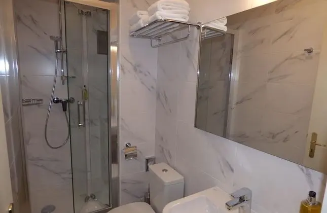 Standard Tek Büyük veya İki Ayrı Yataklı Oda