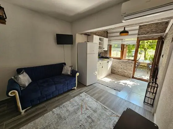 Apart Oda, Bahçe Manzaralı, Bahçe Katı
