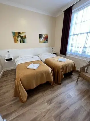 İki Ayrı Yataklı Oda