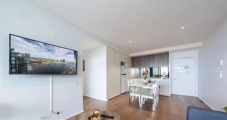 889 - Two Bedroom / One Bathroom Apartment with Sea Views