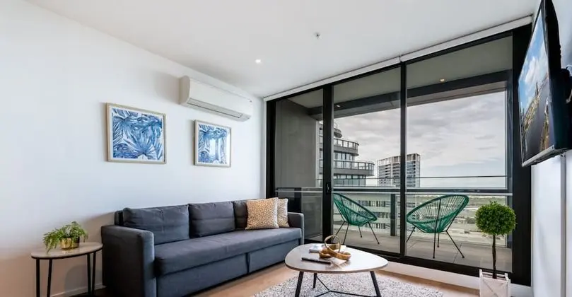 889 - Two Bedroom / One Bathroom Apartment with Sea Views
