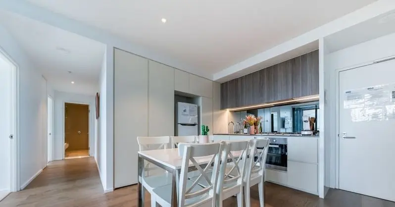 889 - Two Bedroom / One Bathroom Apartment with Sea Views