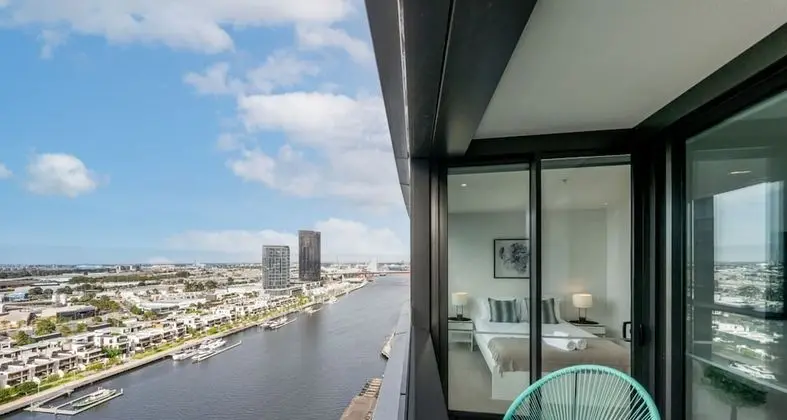 889 - Two Bedroom / One Bathroom Apartment with Sea Views